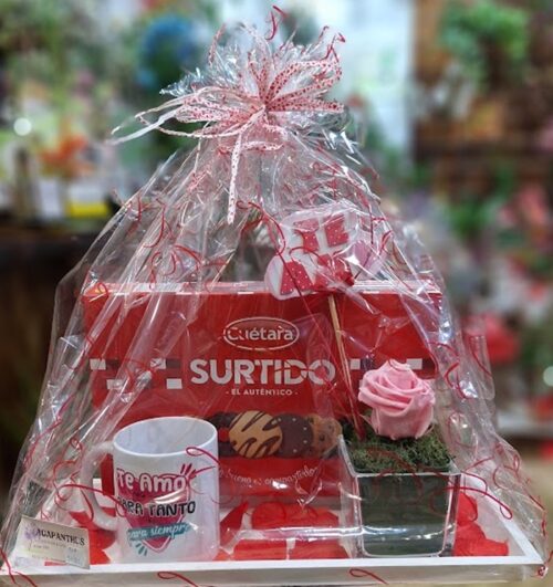 Pack de regalo San Valentín con rosa, taza y galletas