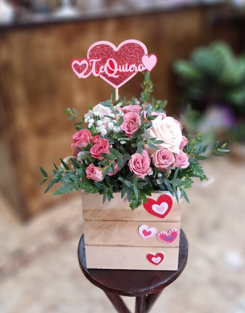 Caja de flores y rosas para San Valentín - Regalo romántico con envío a Málaga